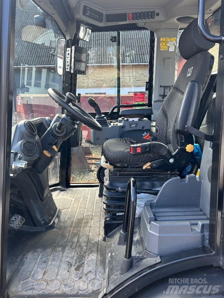 CAT 906 轮式装载机
