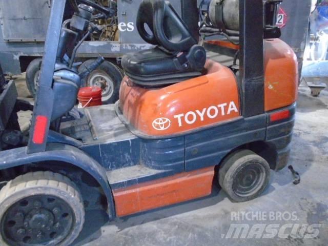 Toyota 52-6 FG U 30 越野叉车|叉装车