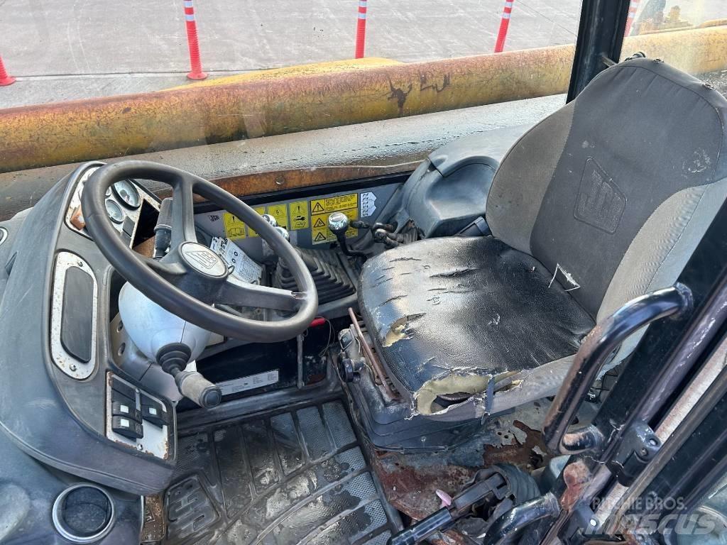 JCB 537-135 伸缩臂叉装车|叉装车