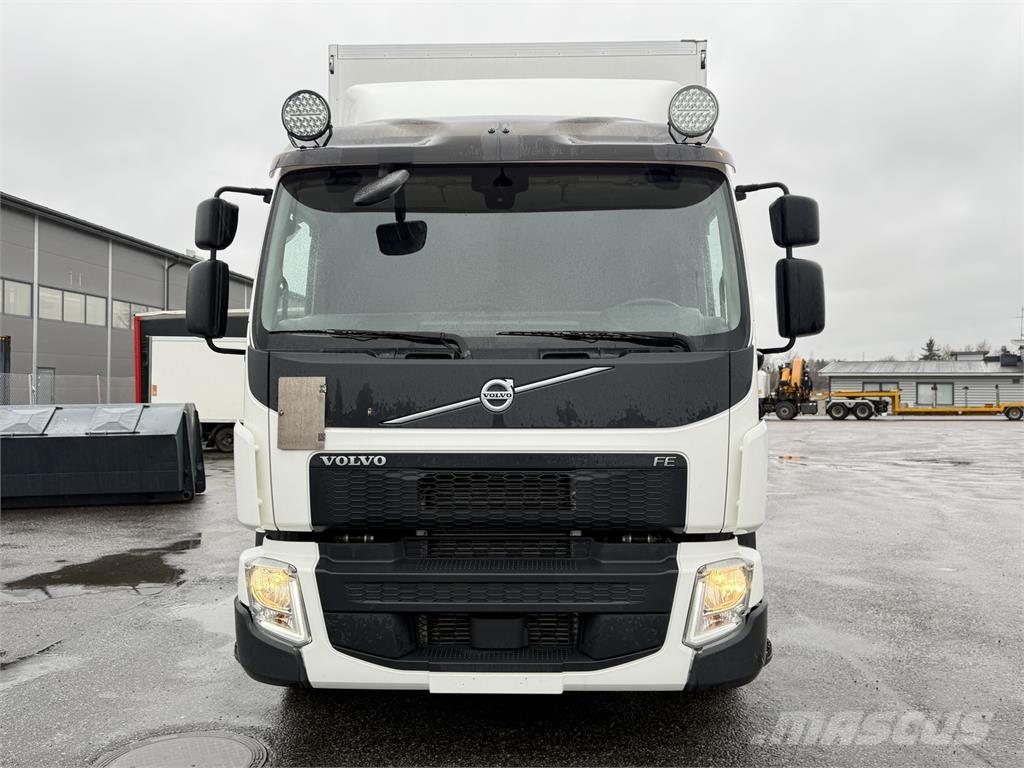 Volvo FE320 4X2 厢式货车