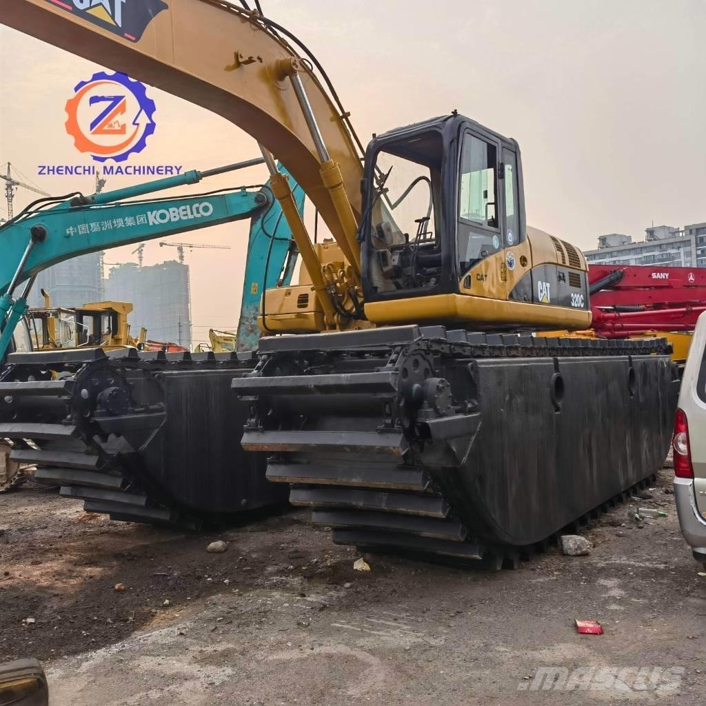 CAT 320 C 水陆两栖挖掘机