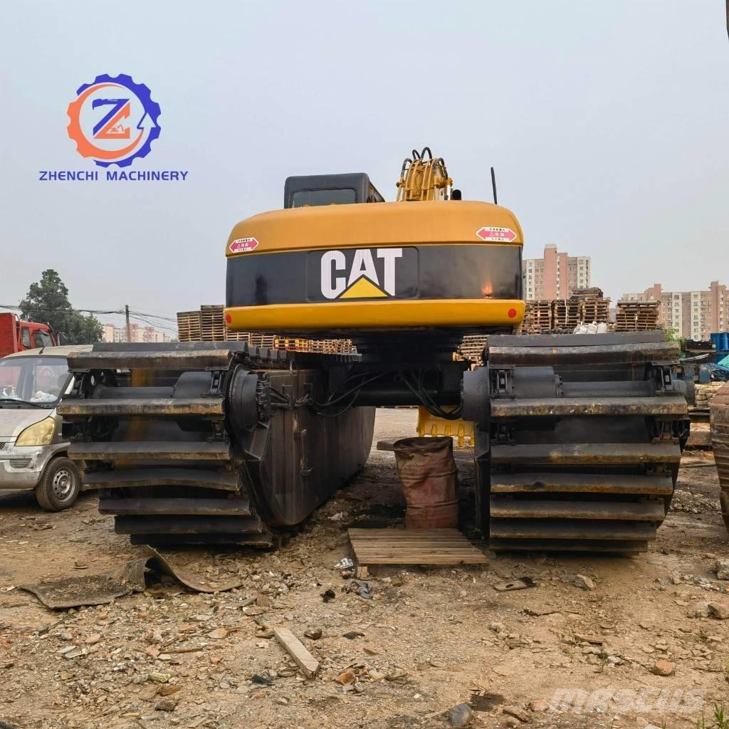 CAT 320 C 水陆两栖挖掘机