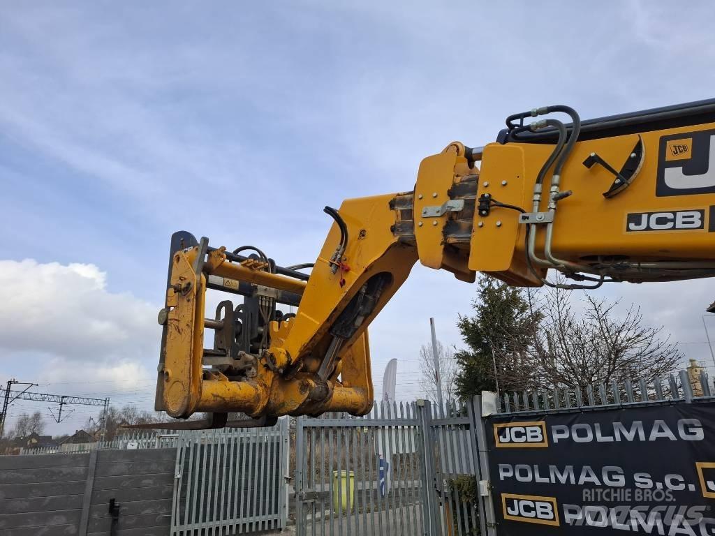 JCB 540-140 伸缩臂叉装车|叉装车
