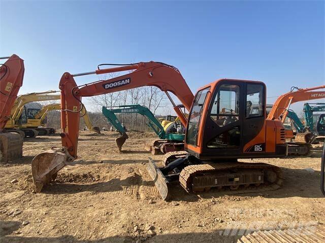 Doosan DX80 小型挖掘机