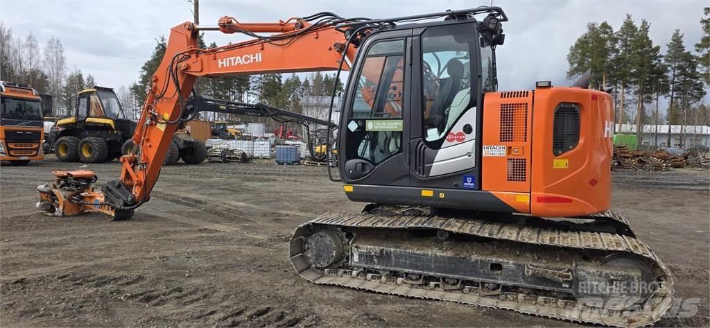 Hitachi ZX135US-5B 履带挖掘机