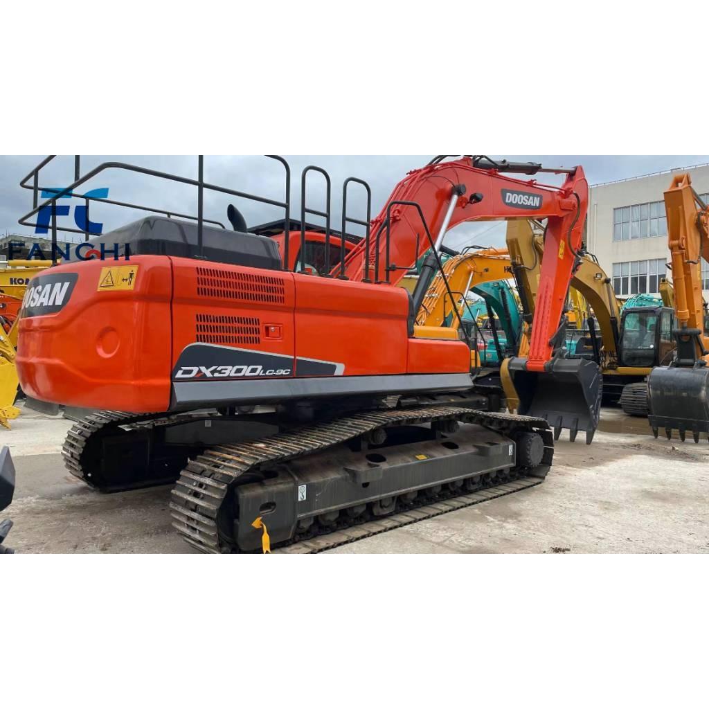 Doosan DX300 履带挖掘机