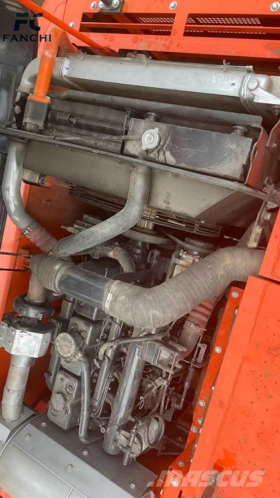 Doosan DX300 履带挖掘机