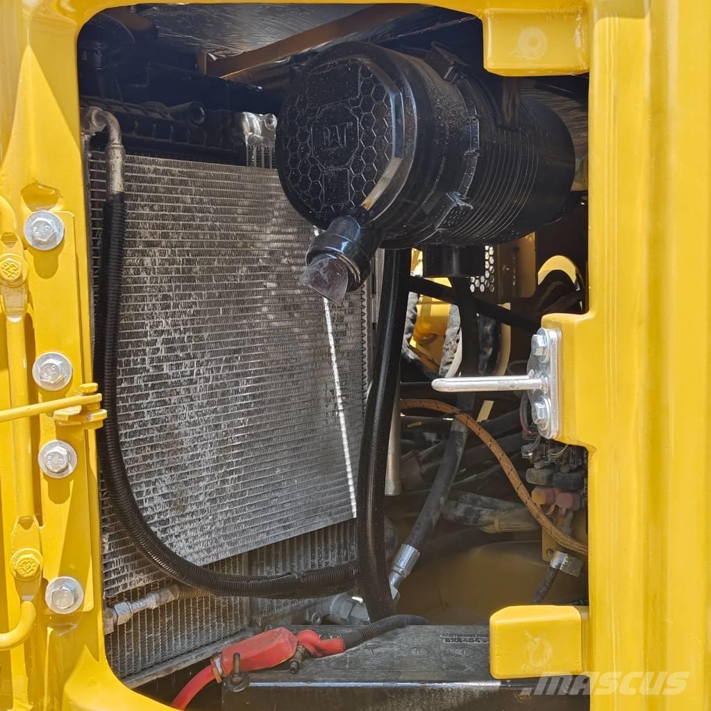 CAT 310 履带挖掘机