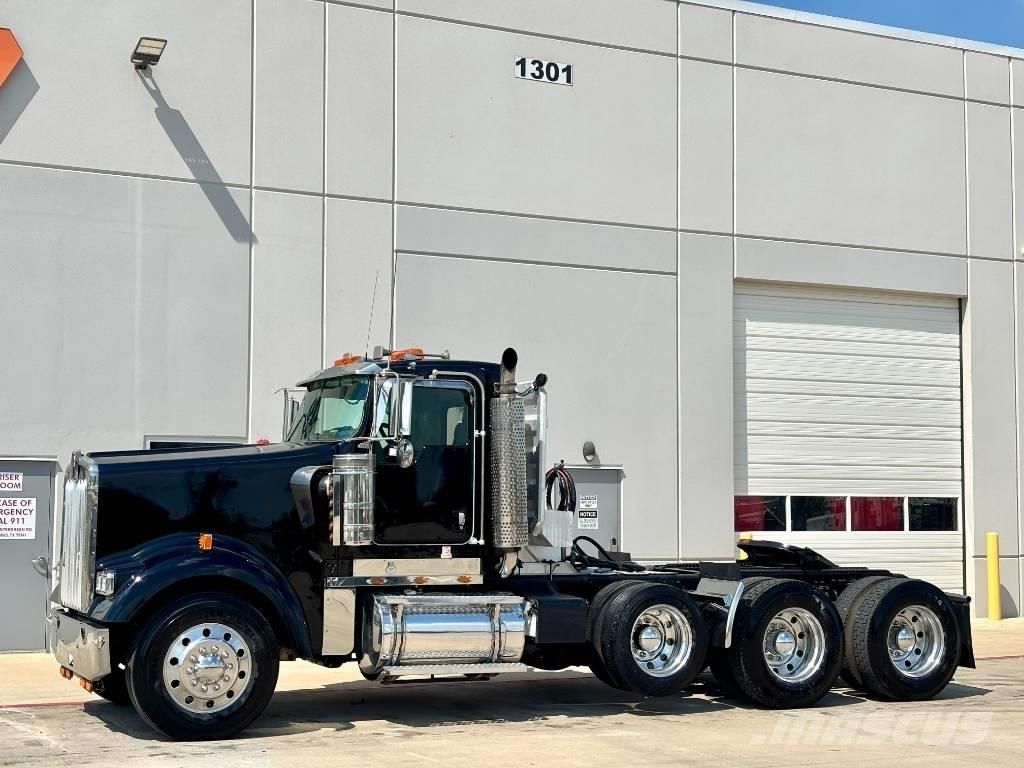 Kenworth W 900 牵引车