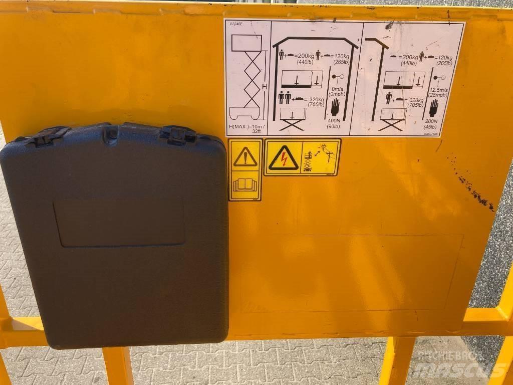 JCB S 3246 E 剪叉式升降机