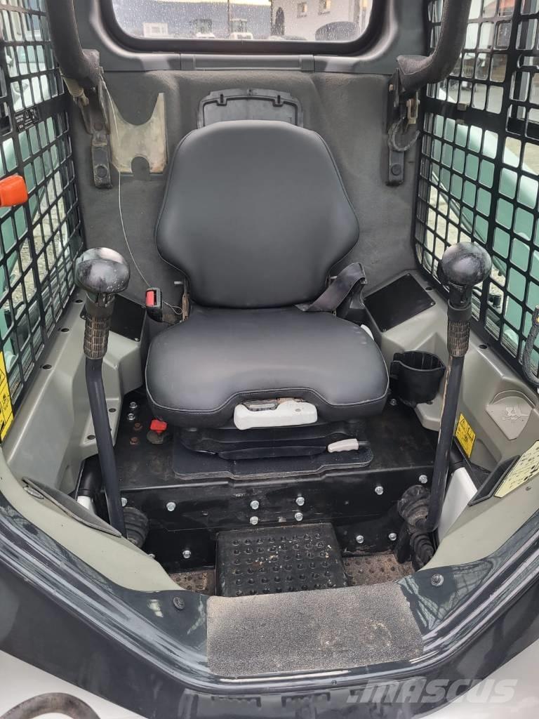Bobcat S 450 滑移装载机