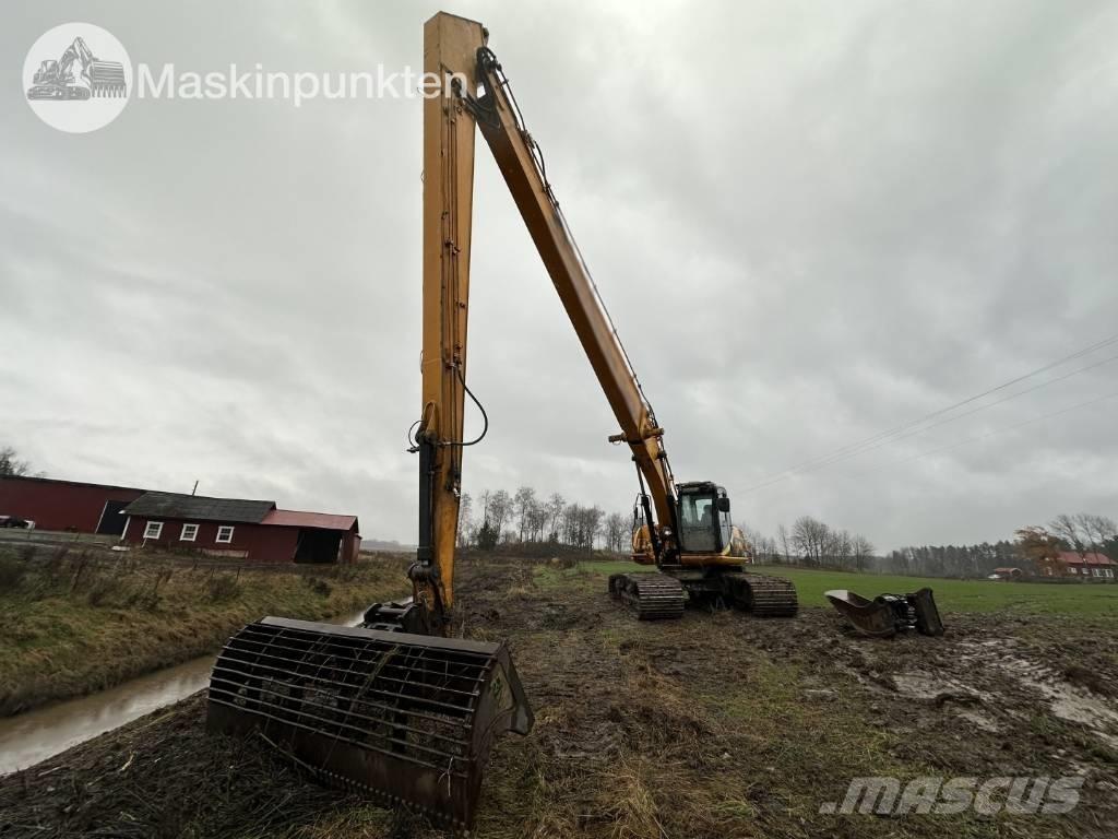 JCB JS 220 LC 履带挖掘机