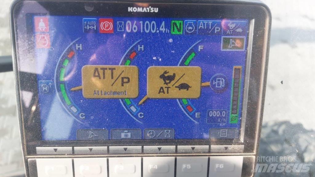 Komatsu PW 148-10 轮式挖掘机
