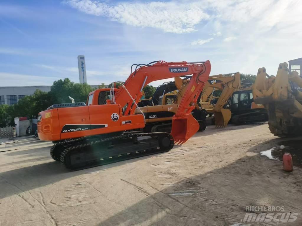 Doosan DX 225 履带挖掘机