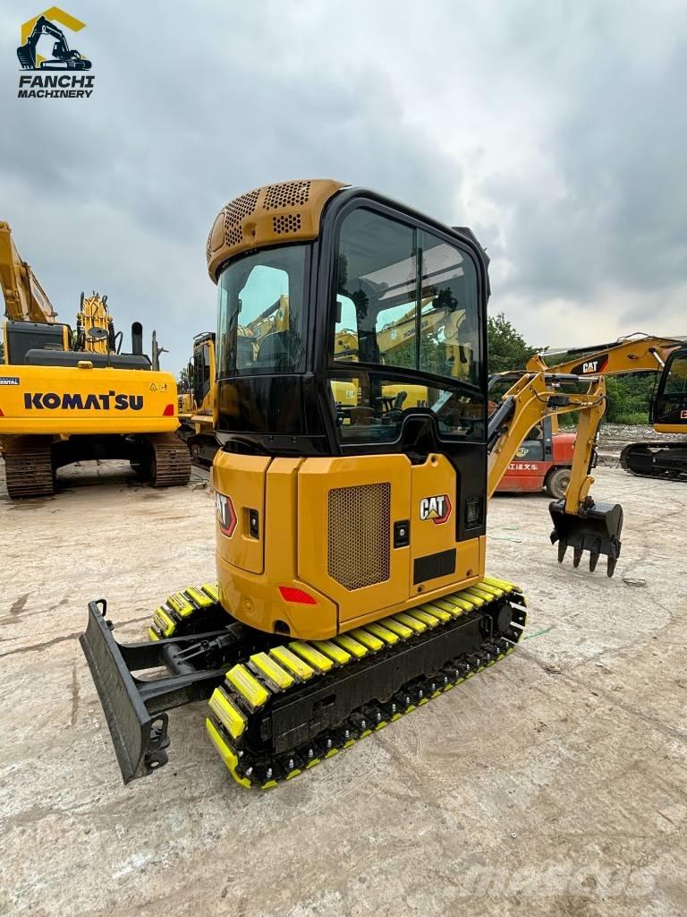 CAT 302 小型挖掘机