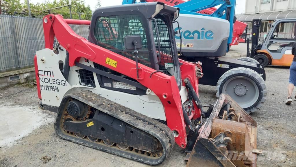 Bobcat T 590 滑移装载机
