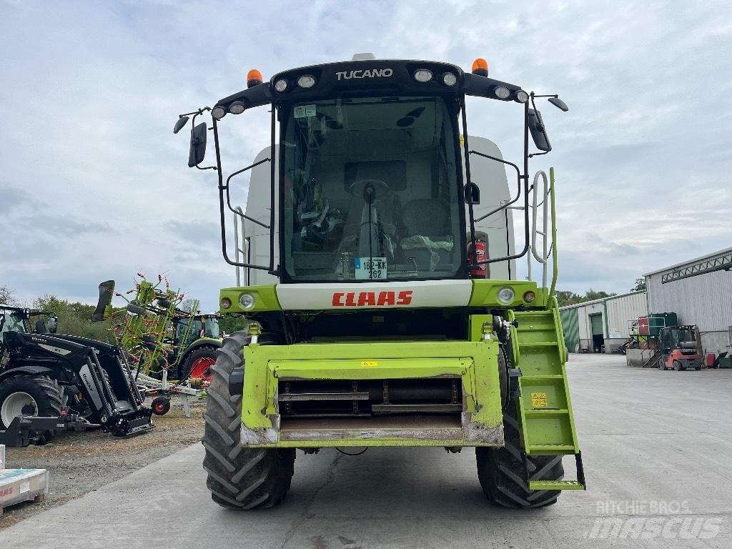 CLAAS Tucano 440 联合收割机