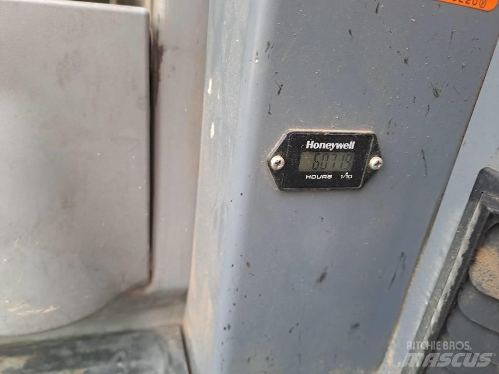 Takeuchi TB 250 小型挖掘机