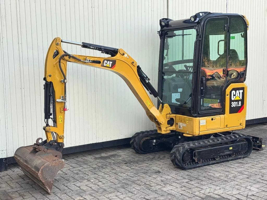 CAT 301.8 NextGen 小型挖掘机