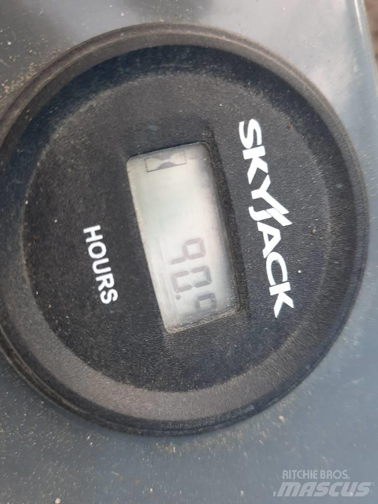 SkyJack SJ 3219 剪叉式升降机