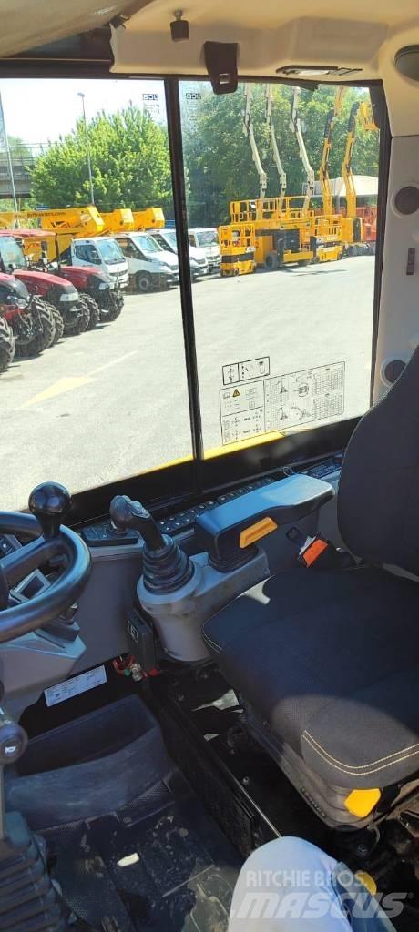 JCB Hydradig 轮式挖掘机