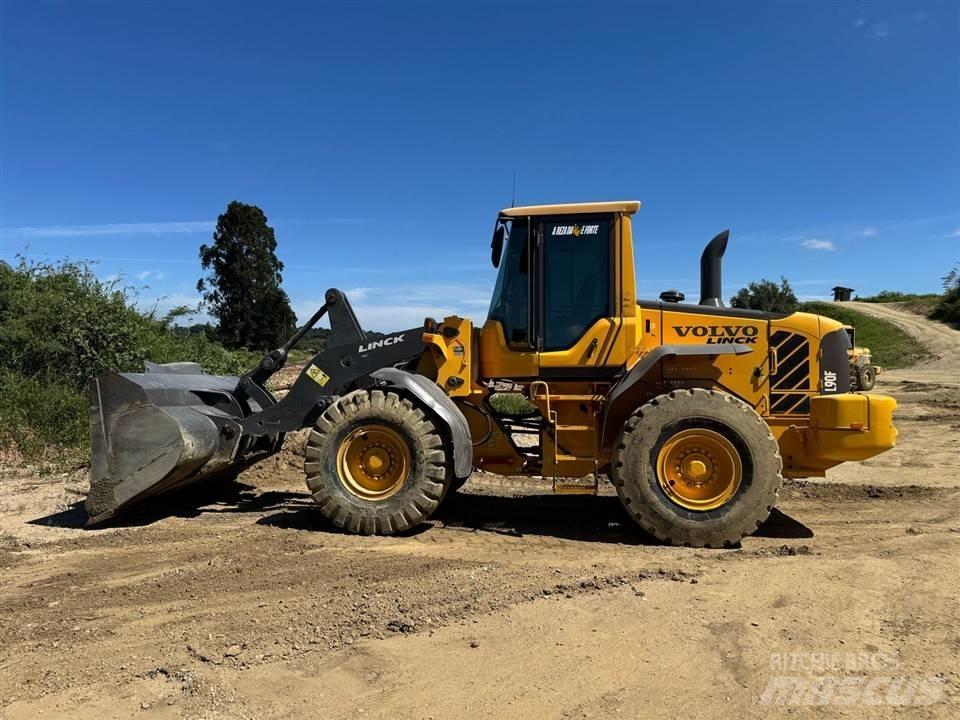 Volvo L 90 F 轮式装载机