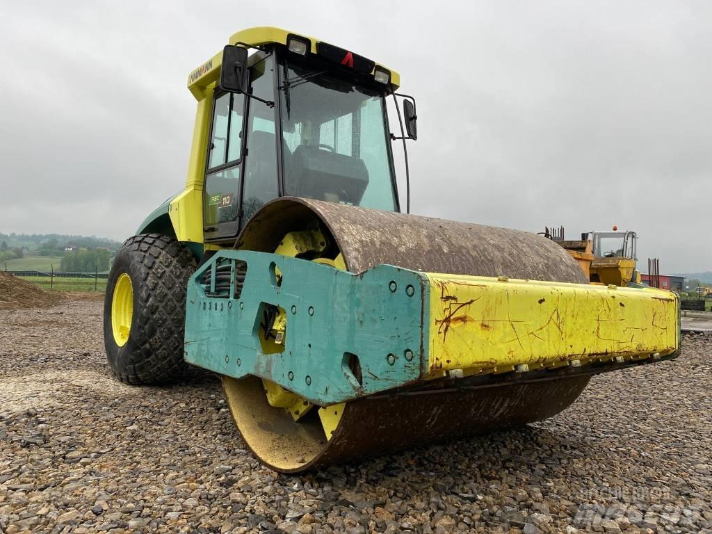 Ammann ASC 110 单轮压路机