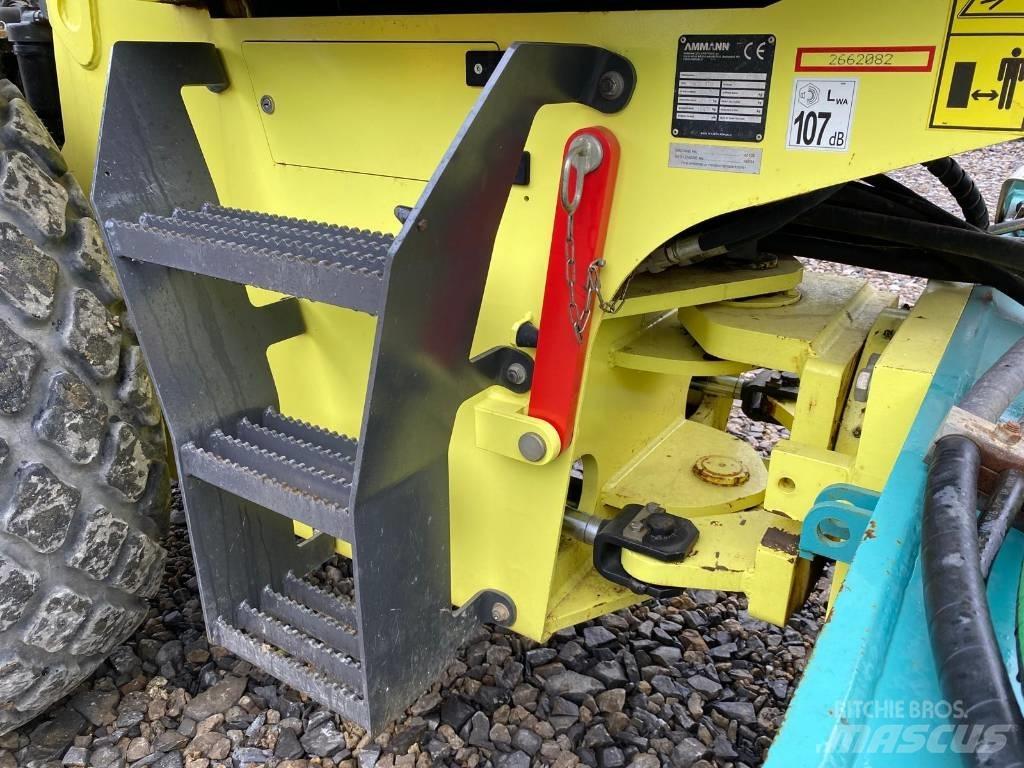Ammann ASC 110 单轮压路机