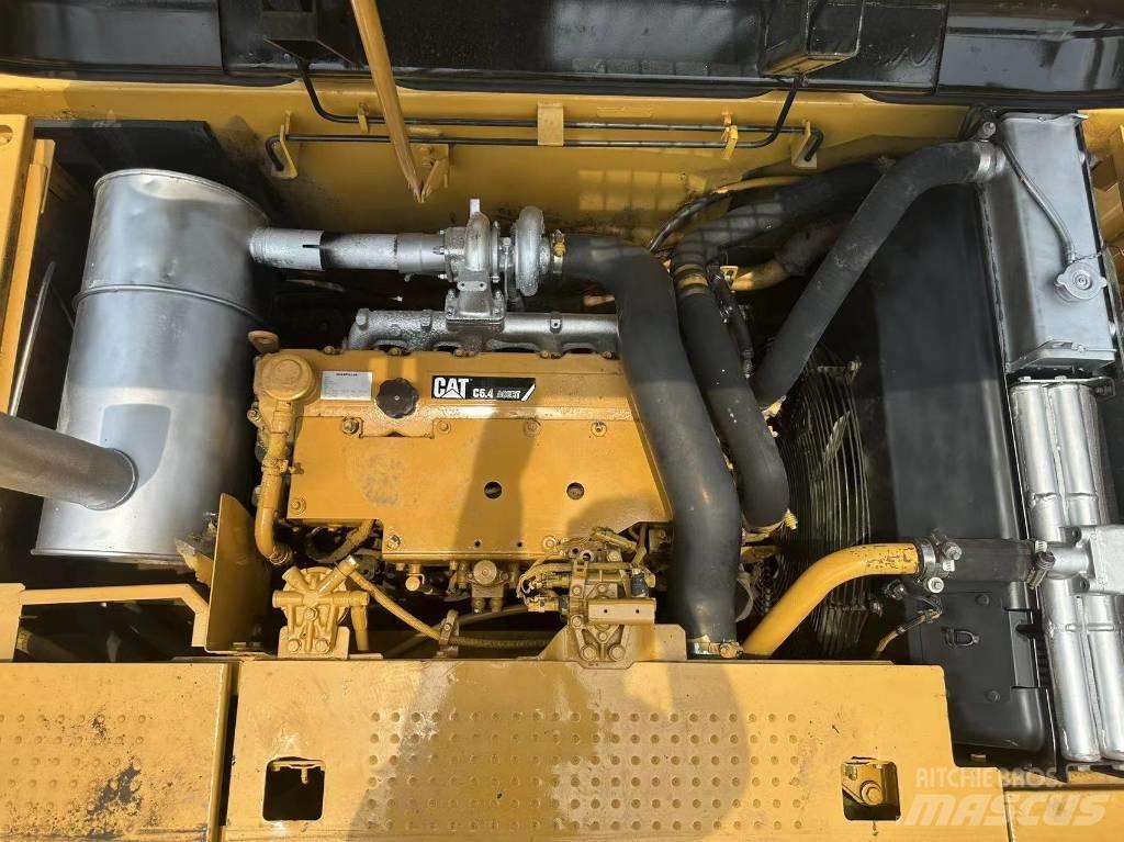 CAT 320 D 履带挖掘机