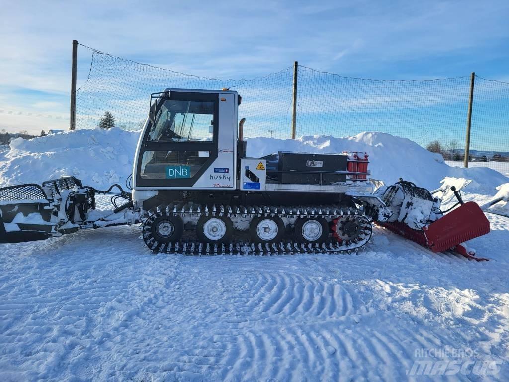 Prinoth Husky 铲雪车