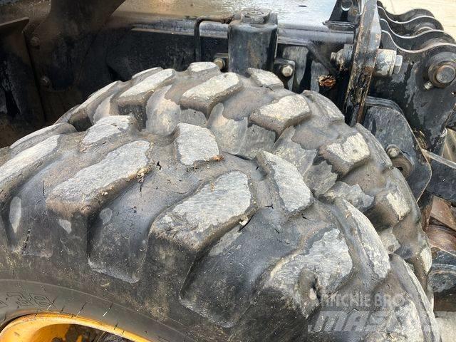 JCB JS 175 W 轮式挖掘机
