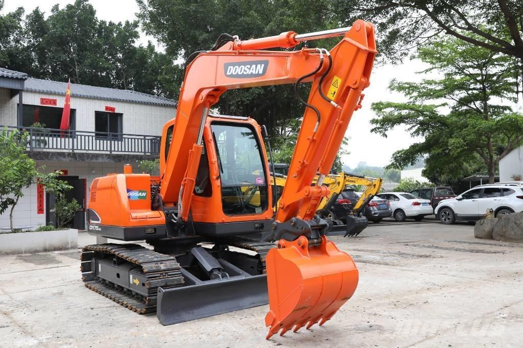 Doosan DX 75-9 C 小型挖掘机
