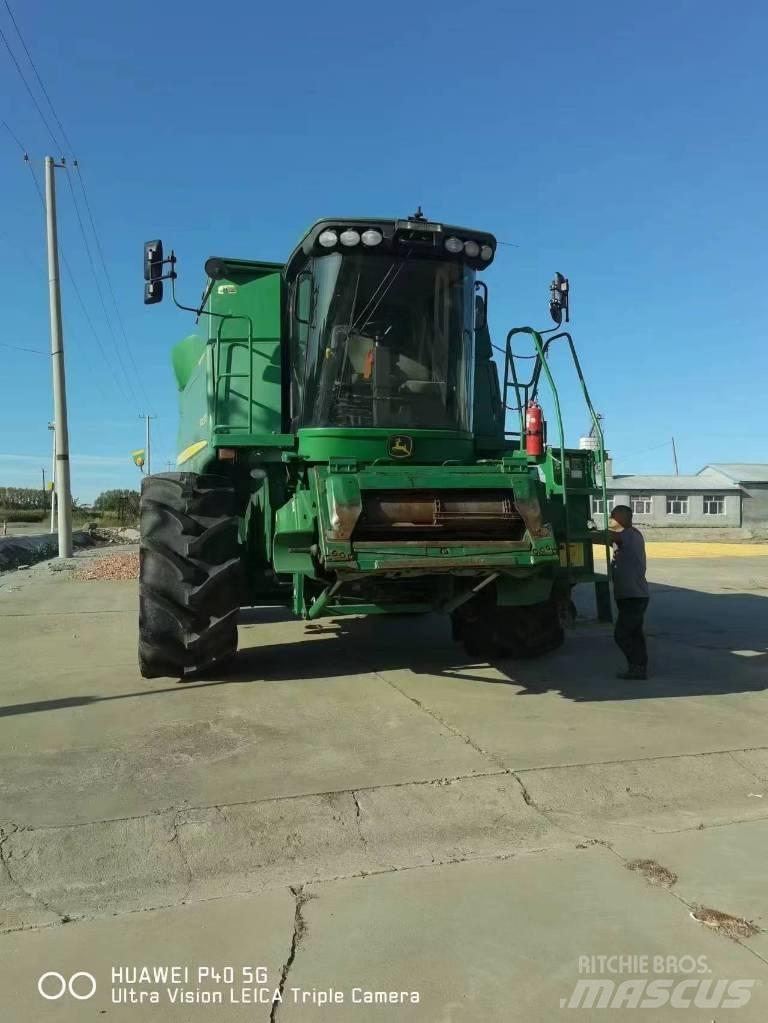 John Deere 9770 STS 联合收割机