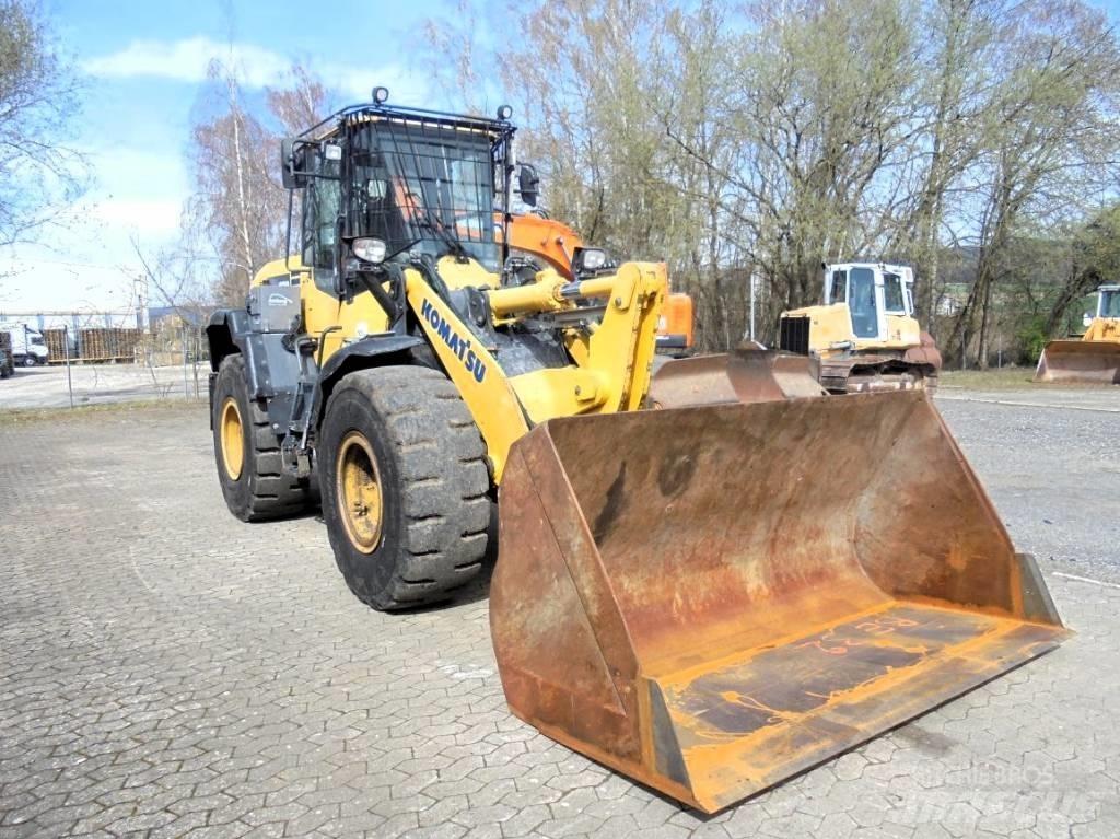 Komatsu WA 270-7 轮式装载机