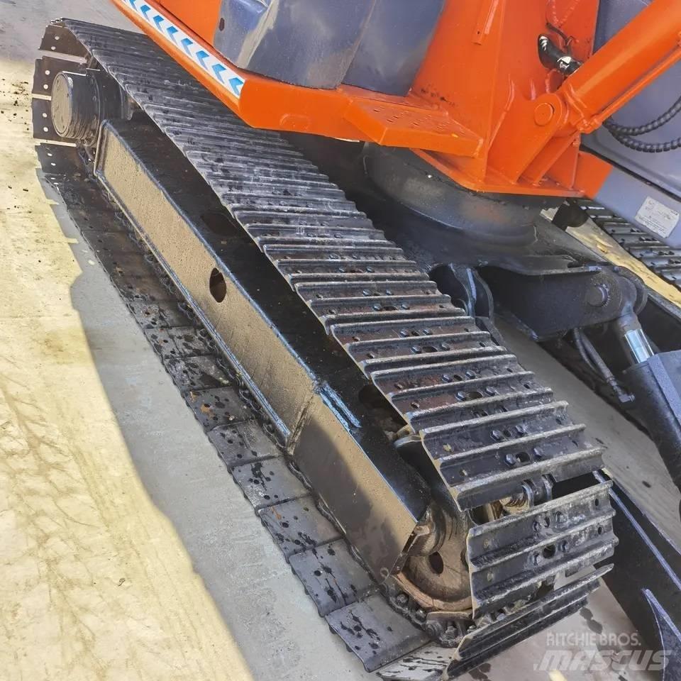 Hitachi ZX70 履带挖掘机