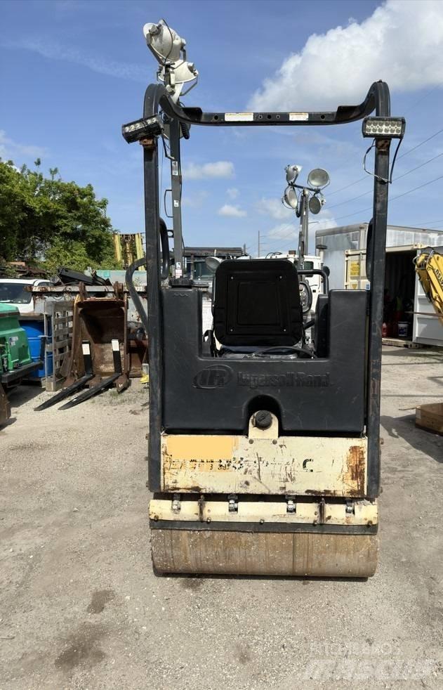 Ingersoll Rand DD 16 土壤压实机