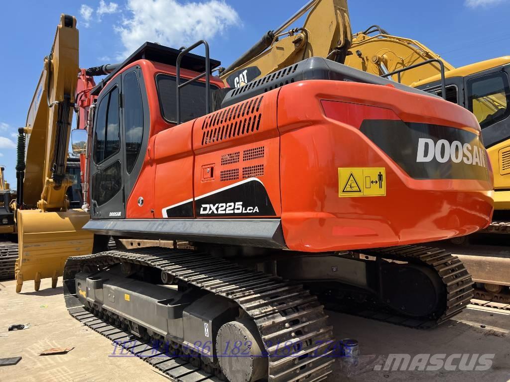 Doosan DX225 履带挖掘机