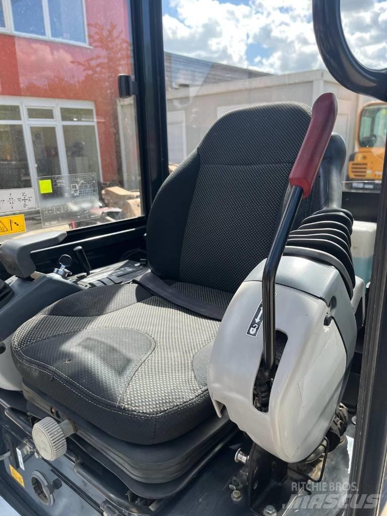 Hitachi ZX 19 小型挖掘机