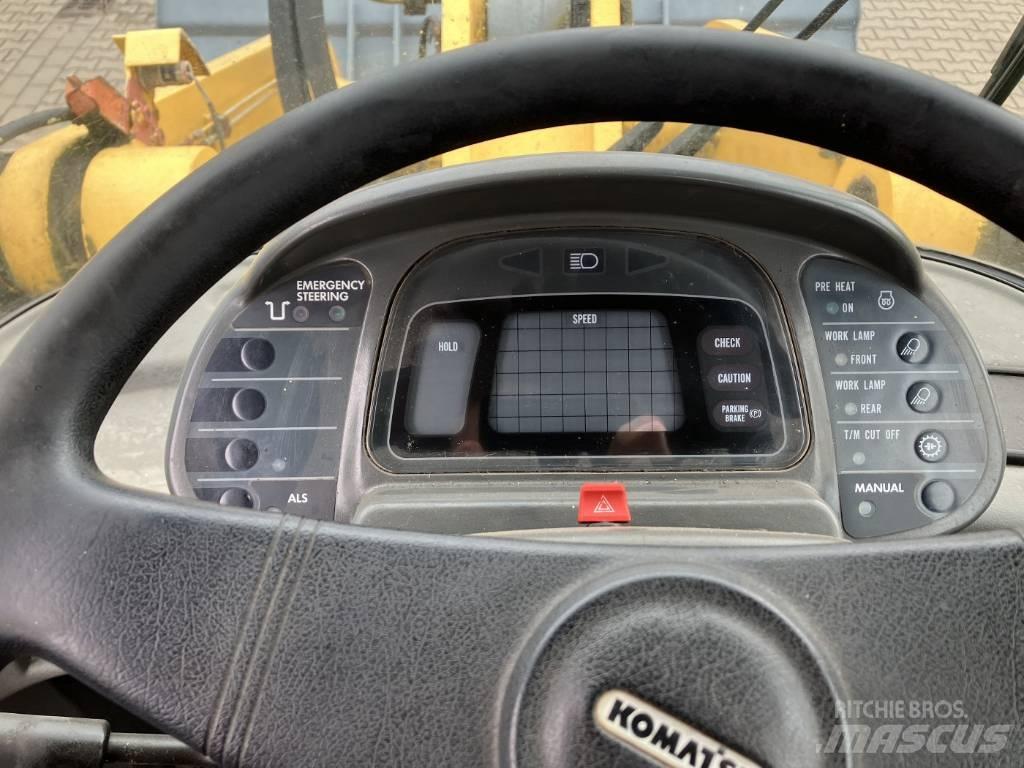 Komatsu WA 420 轮式装载机
