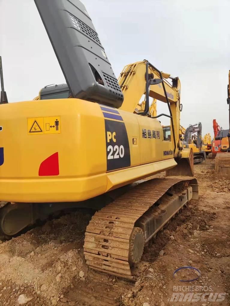 Komatsu PC220 履带挖掘机