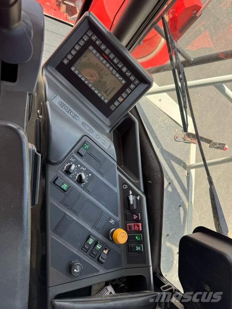 CLAAS JAGUAR 830 青饲料收获机