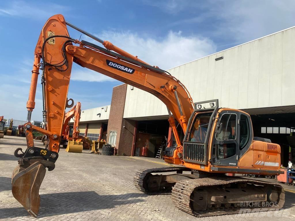 Doosan DX 180 LC 履带挖掘机