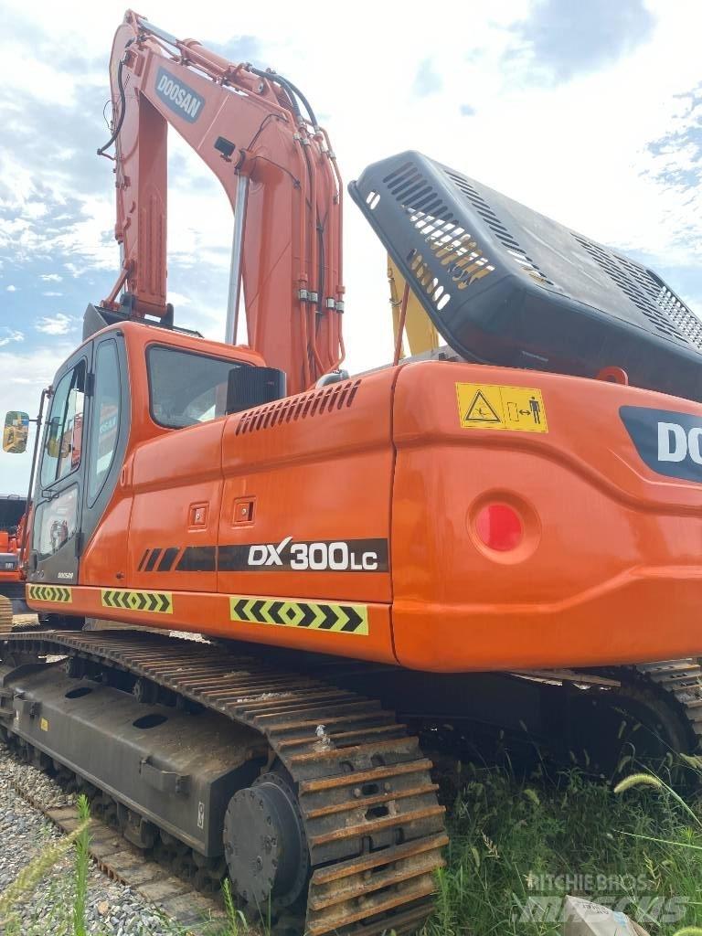 Doosan DX 300 LC 履带挖掘机