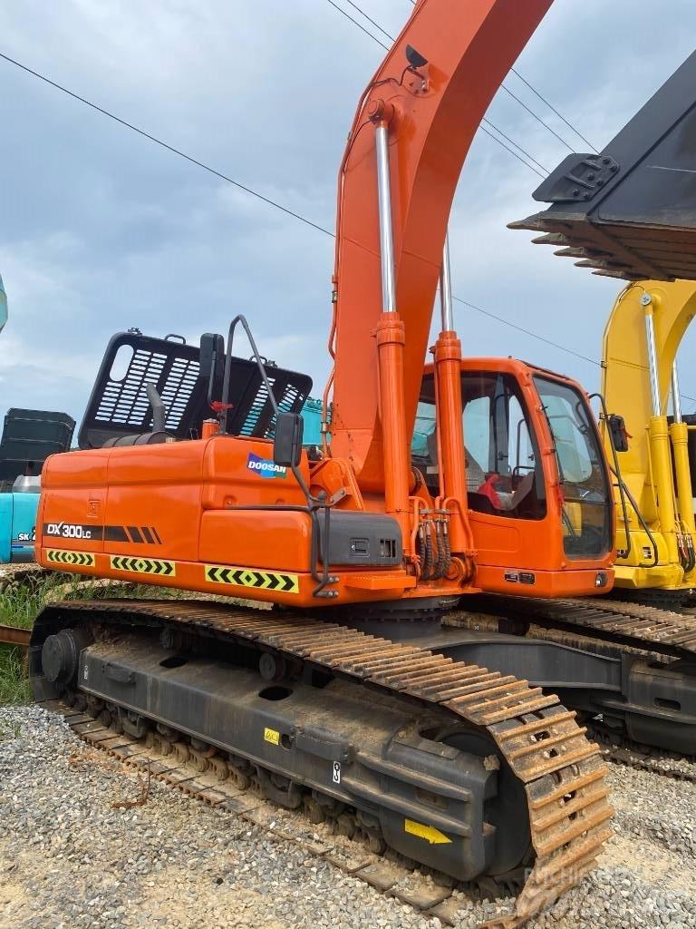 Doosan DX 300 LC 履带挖掘机
