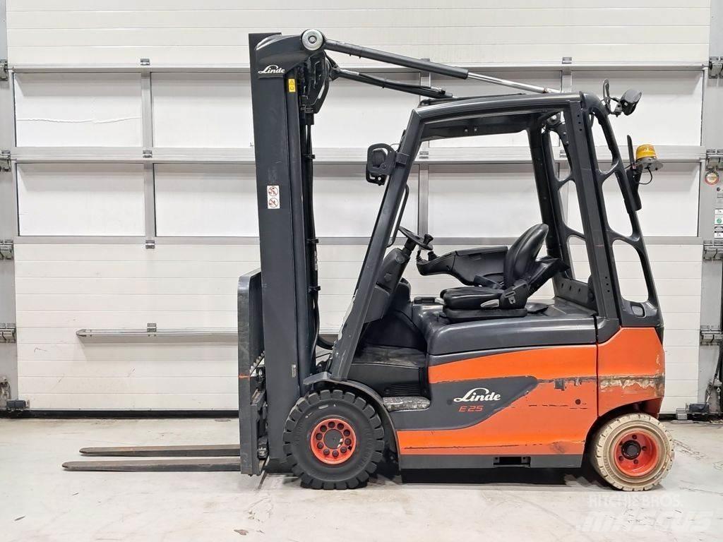 Linde E25-01 电动叉车