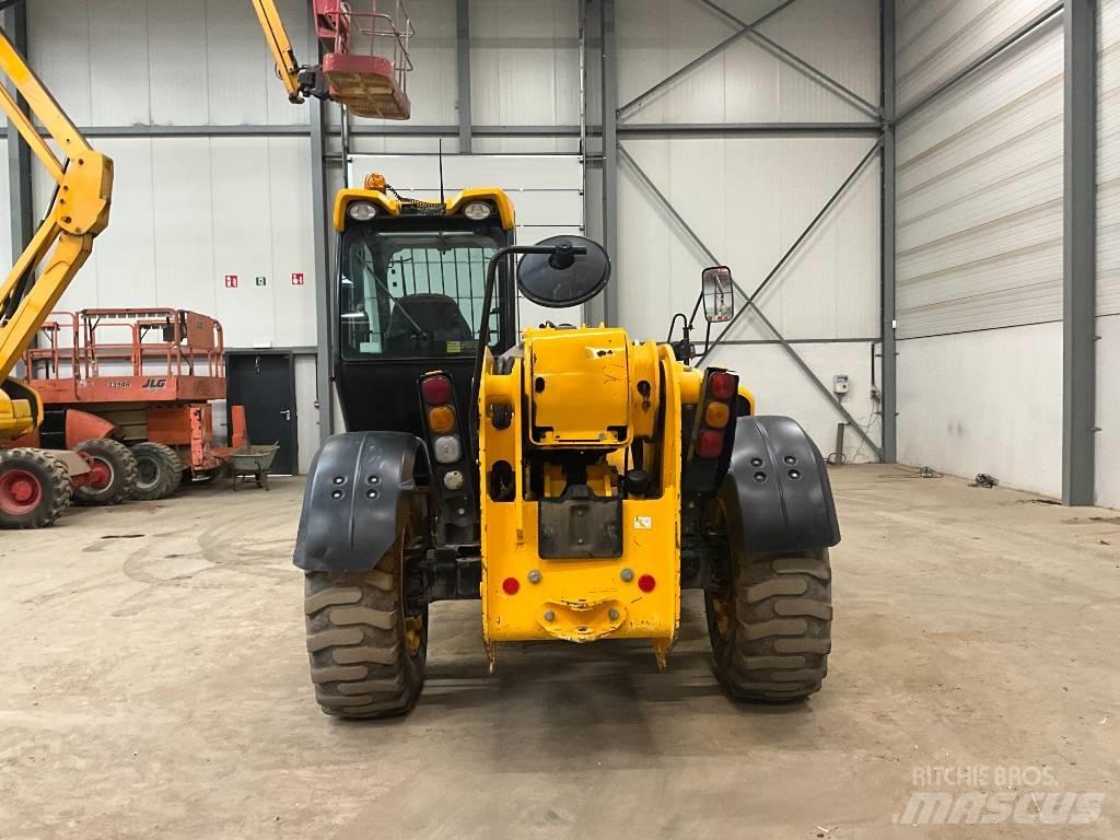 JCB 535-125 伸缩臂叉装车|叉装车