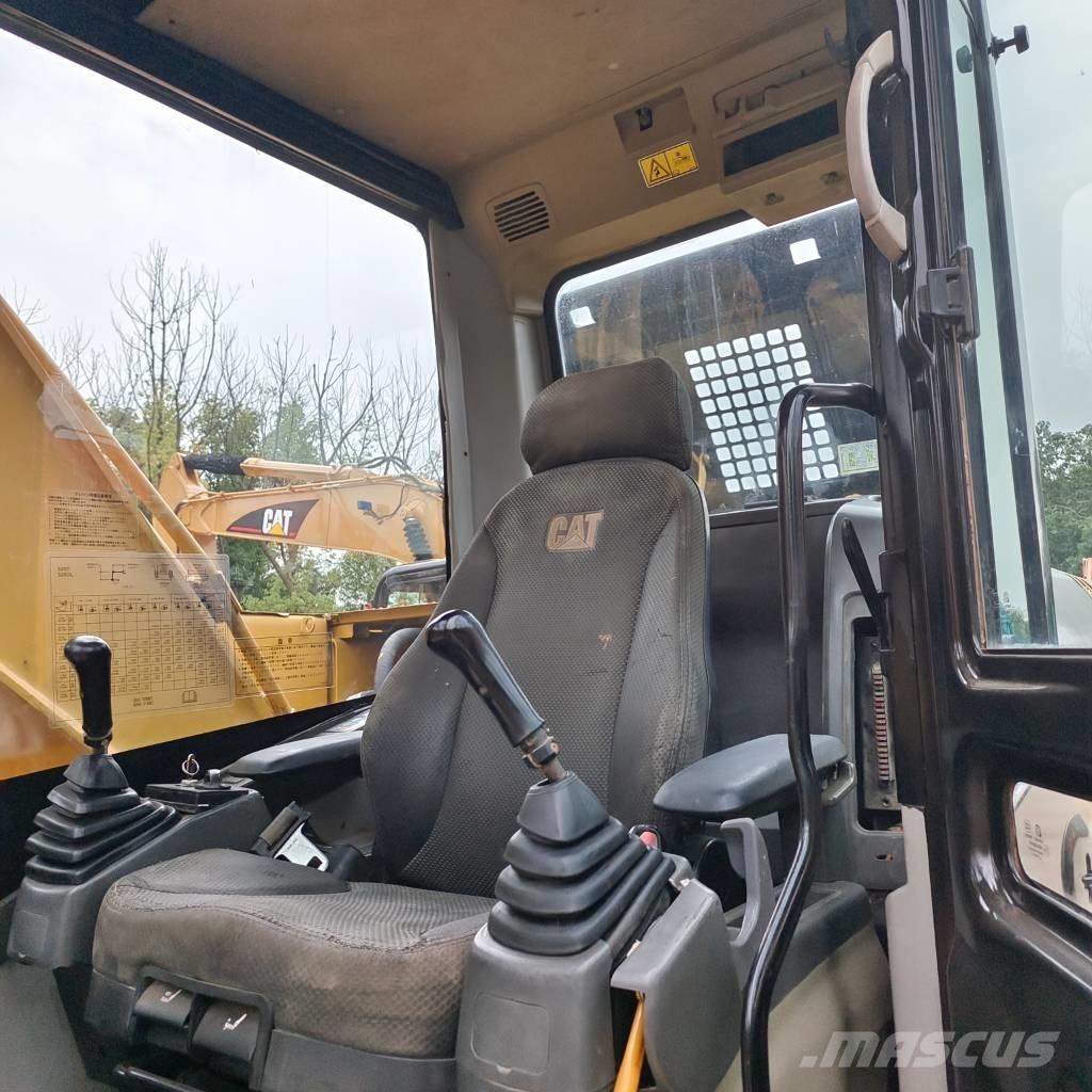 CAT 320 D 履带挖掘机