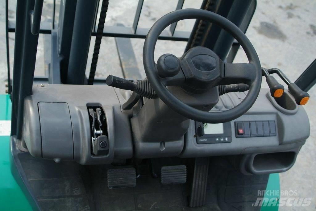 Maximal FD25-A2WV3 柴油叉车