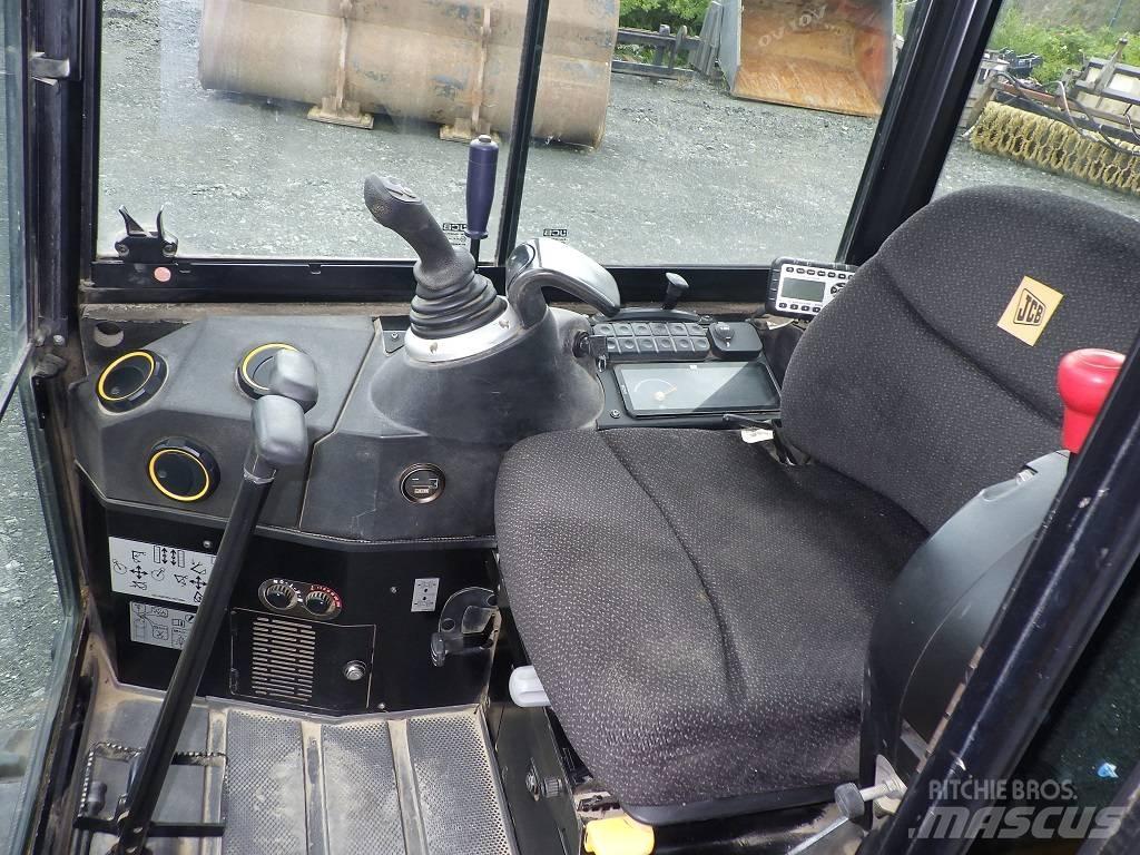 JCB 19 C-1 小型挖掘机