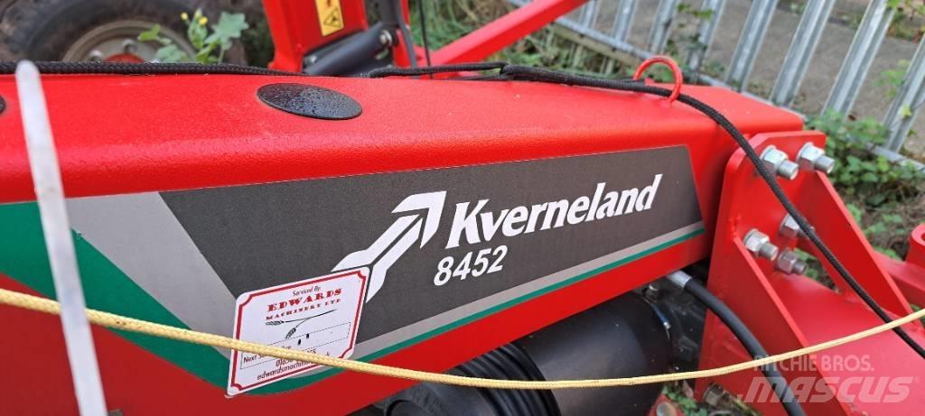 Kverneland 8452 犁耙和摊草机